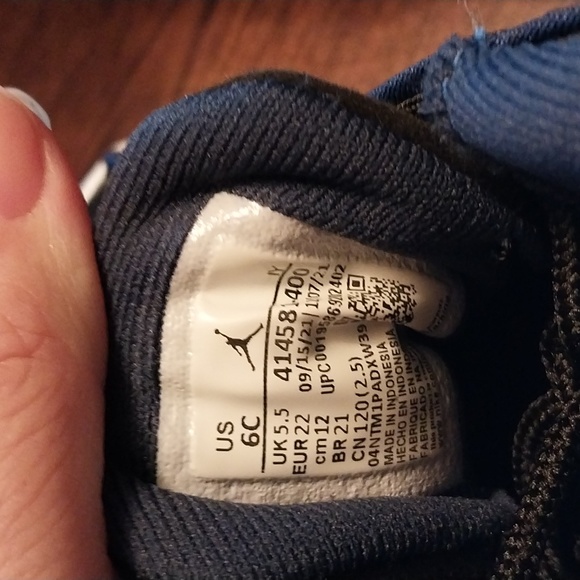Toddler Jordans 13 retro NWB - Picture 5 of 7